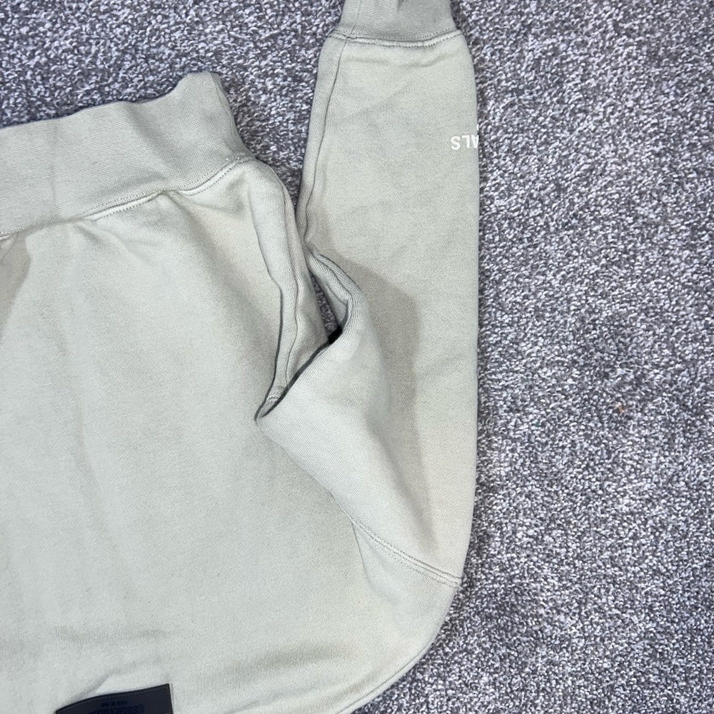Fear of God Essentials Kids Sage Green Logo Sweatshirt 4-5 years - Picture 12 of 12